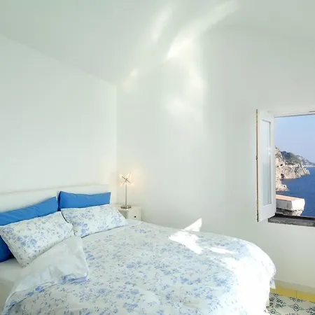 Benedetta بيت للعطل